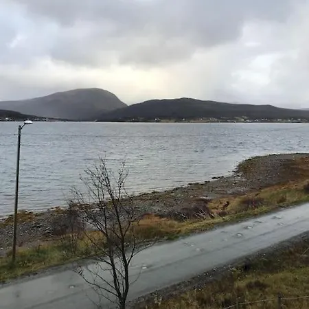 度假居 Trivelig Pa Arnes, Senja *