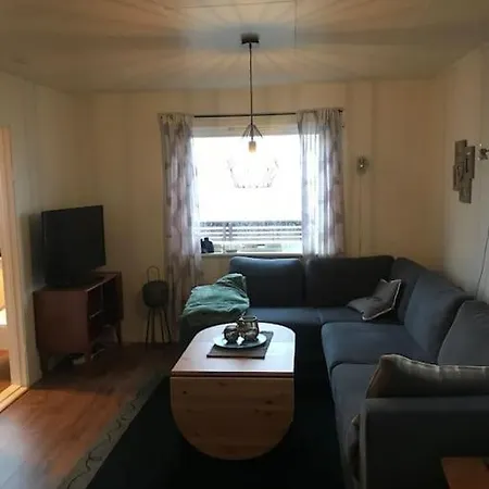 Trivelig Pa Arnes, Senja * Straumstad