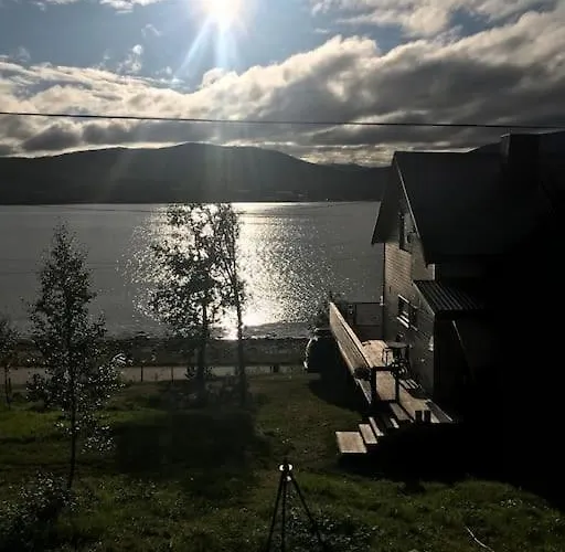 Nyaraló Trivelig Pa Arnes, Senja