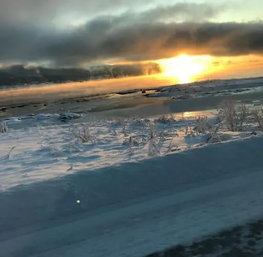 Trivelig Pa Arnes, Senja * Straumstad