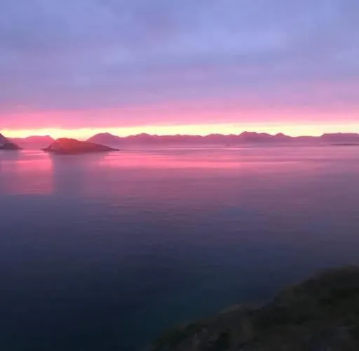Nyaraló Trivelig Pa Arnes, Senja