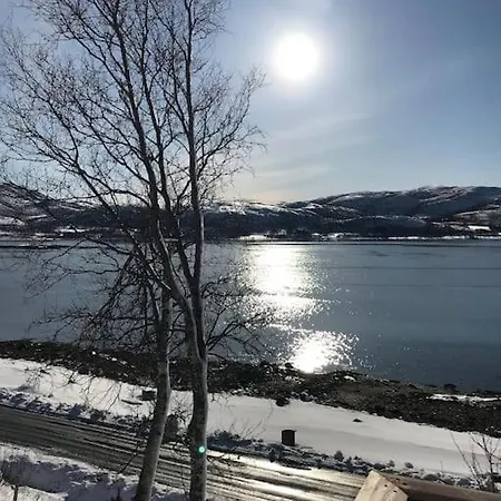 Vakantiehuis Trivelig Pa Arnes, Senja